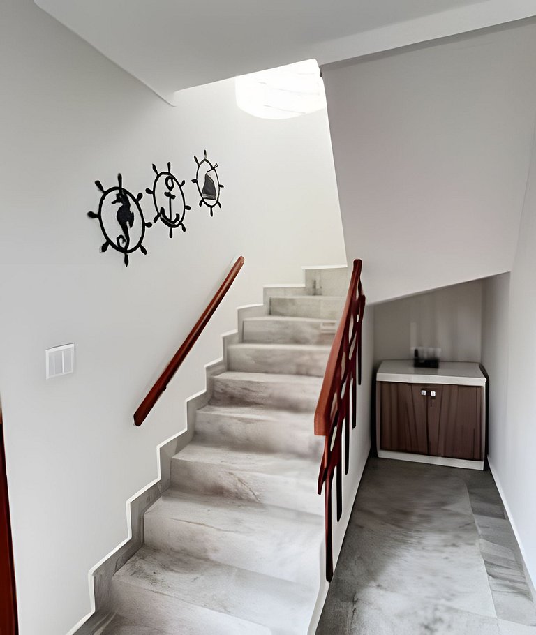 Bertioga Sobrado Piscina 90m da Praia da Enseada