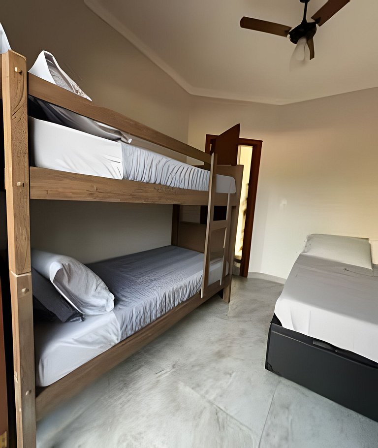 Bertioga Sobrado Piscina 90m da Praia da Enseada