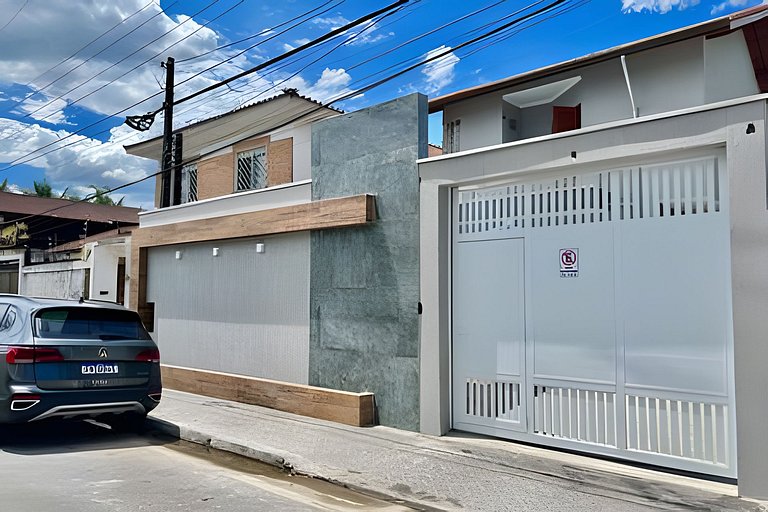 Bertioga Sobrado Piscina 90m da Praia da Enseada