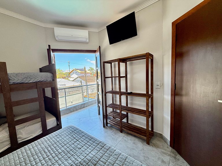 Bertioga Sobrado Piscina 90m da Praia da Enseada