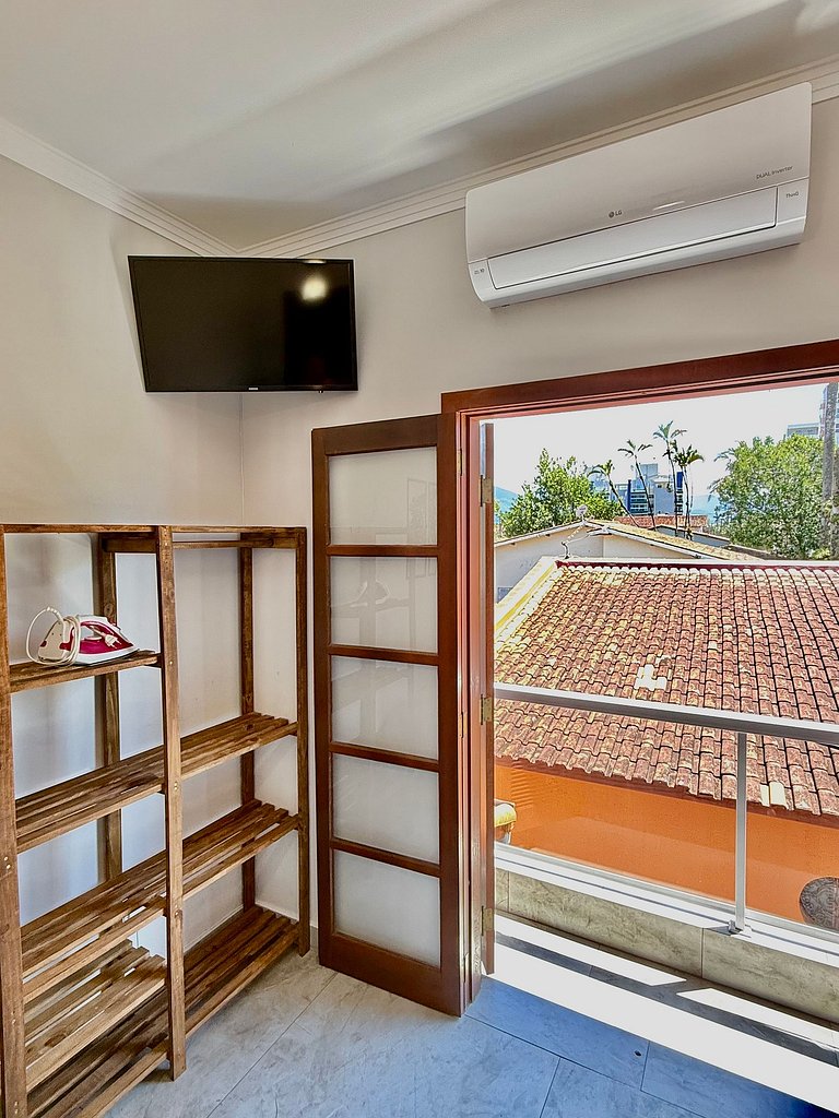 Bertioga Sobrado Piscina 90m da Praia da Enseada