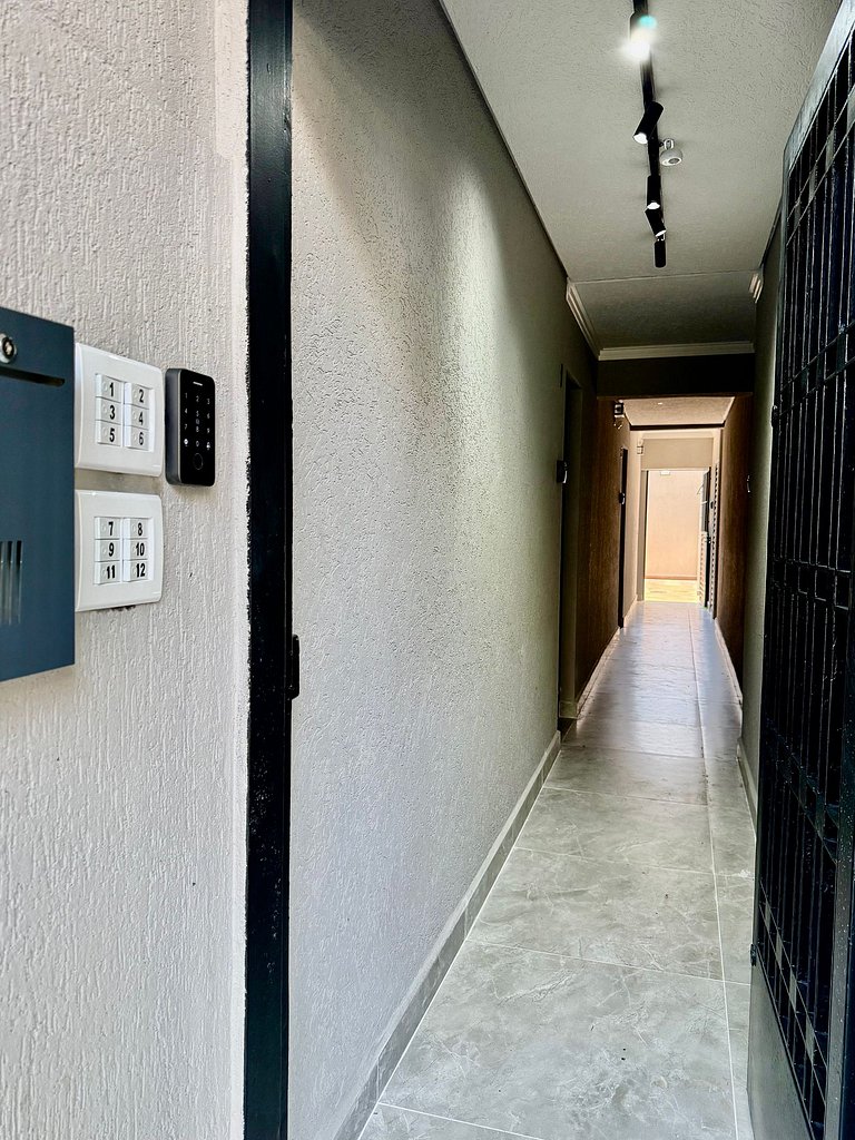 C05 Apê Casal Completo Piscina próx Museu Ipiranga