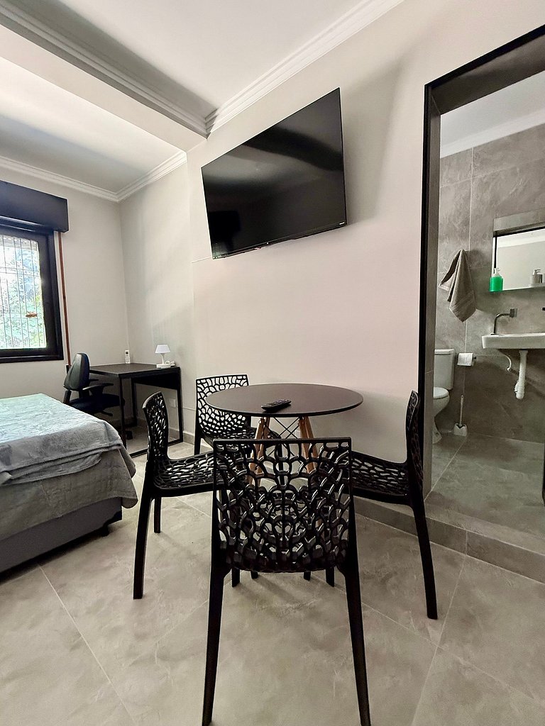 C07 Apê até 4 pessoas Piscina ao lado Quina Bar